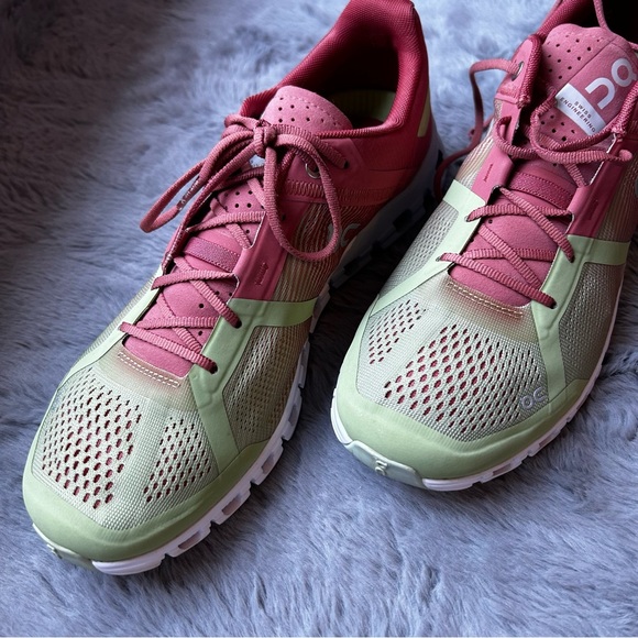 ON Women's Athletic Shoes Pink and Green Size 10 ON Cloud Cloudflow 2.0 - Picture 2 of 8